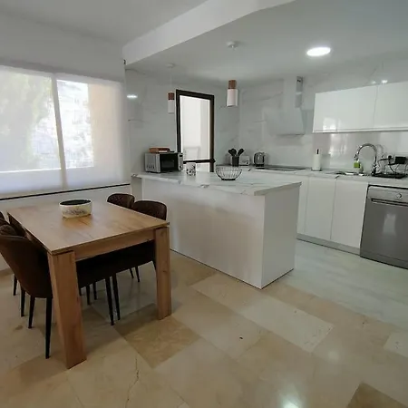 Modern 3 Bedroom In Puerto Banus Apartment