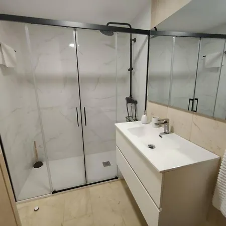 Modern 3 Bedroom In Puerto Banus Apartment *